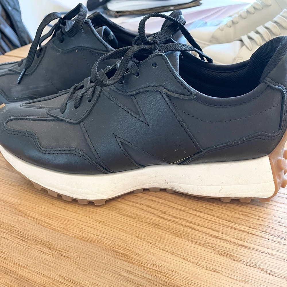 New Balance 327 black leather sneaker! Like new.